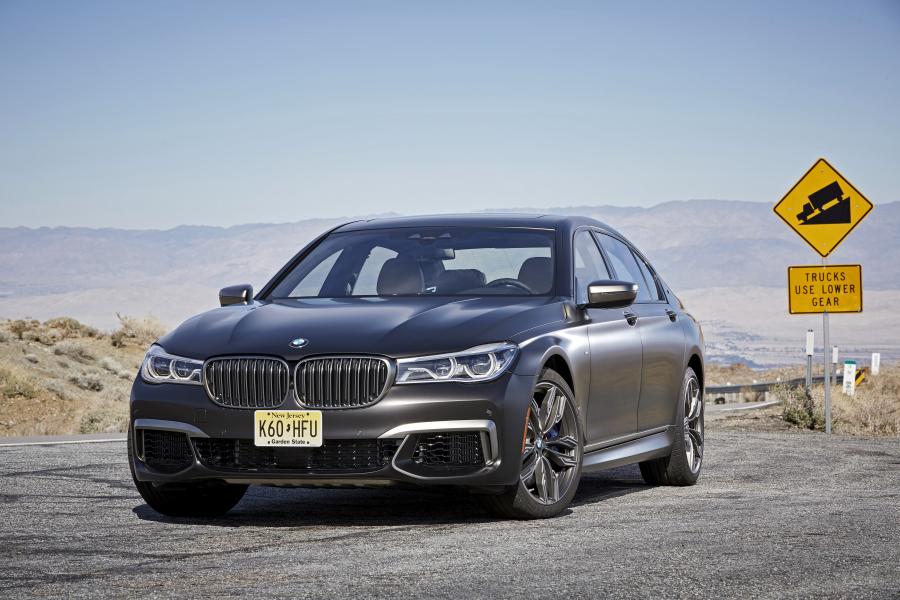  BMW M760i xDrive 2017 года  (NA) (фото 64 из 154)